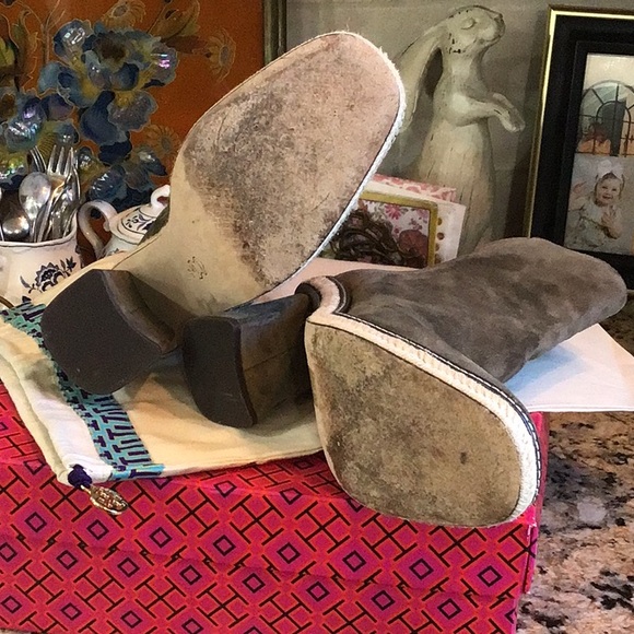 Tory Burch Olive Suede Olive Green Ankle Boots - Picture 3 of 8